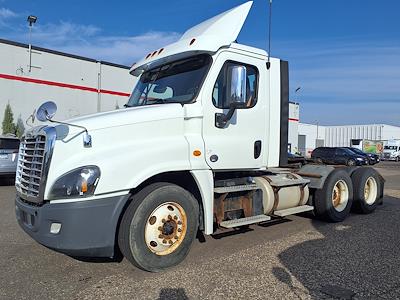 Used 2018 Freightliner Cascadia Detroit Diesel DD15 Semi Truck for sale #681462 - photo 1