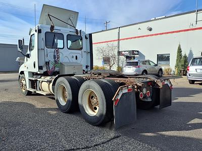 Used 2018 Freightliner Cascadia Detroit Diesel DD15 Semi Truck for sale #681462 - photo 2