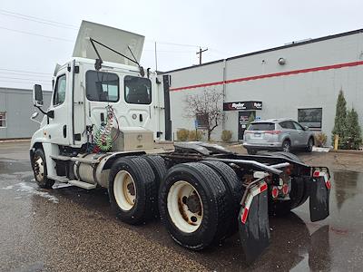 Used 2018 Freightliner Cascadia Detroit Diesel DD15 Semi Truck for sale #681463 - photo 2