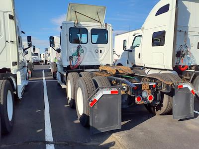 Used 2019 Freightliner Cascadia Detroit DD13 Semi Truck for sale #813611 - photo 2