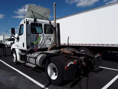 Used 2020 Freightliner Cascadia Detroit DD13 Semi Truck for sale #878451 - photo 2