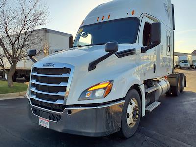 Used 2020 Freightliner Cascadia Detroit Diesel DD15 Semi Truck with Sleeper Cab for sale #880709 - photo 1