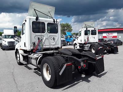 Used 2020 Freightliner Cascadia Detroit DD13 Semi Truck for sale #239550 - photo 2
