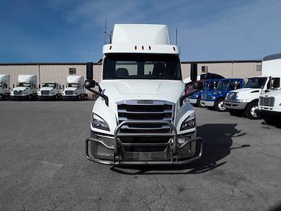 Used 2020 Freightliner Cascadia - photo 1