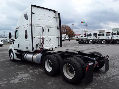 Used 2022 Freightliner Cascadia Detroit Diesel DD15 Semi Truck with Sleeper Cab for sale #531791 - photo 2