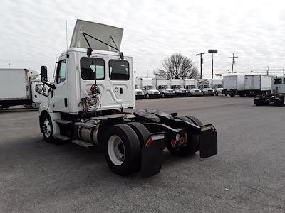 Used 2022 Freightliner Cascadia Detroit DD13 Semi Truck for sale #557822 - photo 2
