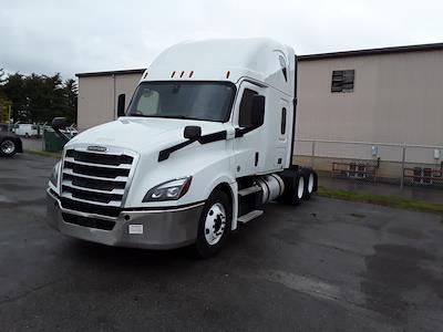 Used 2020 Freightliner Cascadia - photo 1