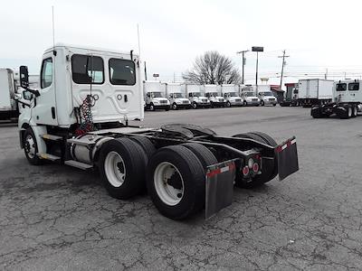 Used 2020 Freightliner Cascadia - photo 1