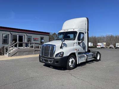 Used 2018 Freightliner Cascadia - photo 1