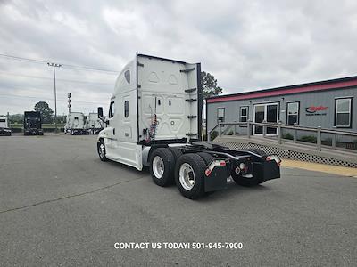 Used 2020 Freightliner Cascadia Cummins X15 Semi Truck with Sleeper Cab for sale #246312 - photo 2