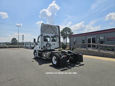 Used 2018 Freightliner Cascadia Detroit DD13 Semi Truck for sale #752134 - photo 2