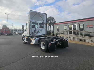 Used 2018 Freightliner Cascadia Detroit DD13 Semi Truck for sale #752179 - photo 2