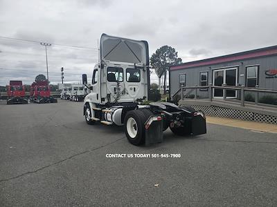 Used 2018 Freightliner Cascadia Detroit DD13 Semi Truck for sale #752181 - photo 2