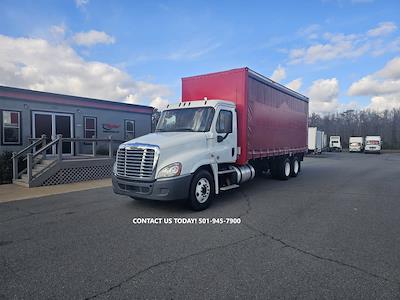 Used 2018 Freightliner Cascadia Day Cab Box Truck for sale #753683 - photo 1