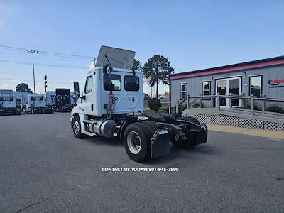 Used 2019 Freightliner Cascadia Cummins X15 Semi Truck for sale #803263 - photo 2