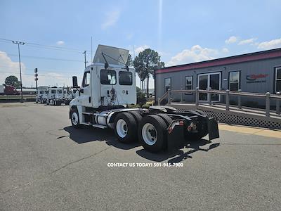 Used 2019 Freightliner Cascadia Detroit Diesel DD15 Semi Truck for sale #803941 - photo 2