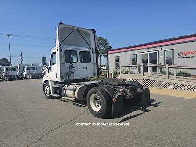 Used 2019 Freightliner Cascadia Detroit DD13 Semi Truck for sale #808635 - photo 2