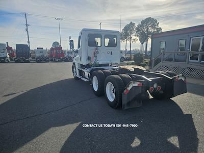 Used 2019 Freightliner Cascadia Cummins X15 Semi Truck for sale #809313 - photo 2