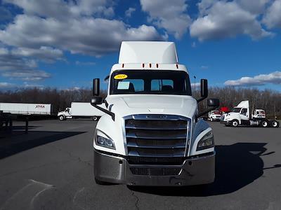 Used 2019 Freightliner Cascadia Detroit Diesel DD15 Semi Truck for sale #813124 - photo 2