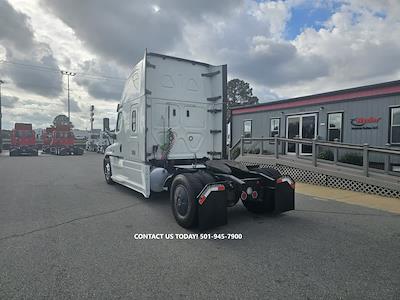 Used 2020 Freightliner Cascadia Cummins X15 Semi Truck with Sleeper Cab for sale #885300 - photo 2