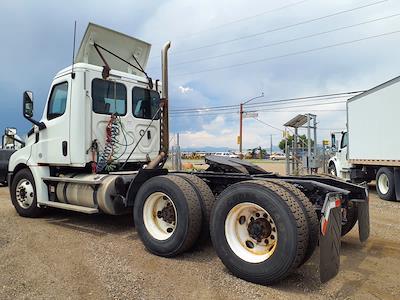 Used 2018 Freightliner Cascadia Detroit Diesel DD15 Semi Truck for sale #221852 - photo 2