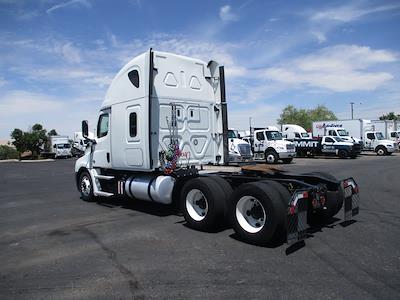 Used 2020 Freightliner Cascadia Detroit Diesel DD15 Semi Truck with Sleeper Cab for sale #274001 - photo 2