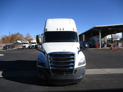 Used 2021 Freightliner Cascadia Detroit Diesel DD15 Semi Truck with Sleeper Cab for sale #508083 - photo 2