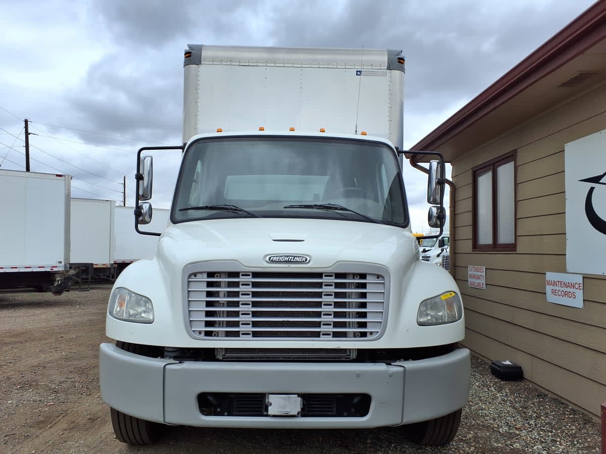 Used 2018 Freightliner M2 106 - photo 2