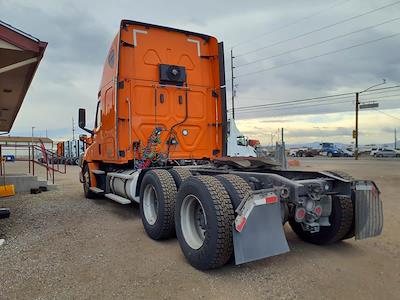 Used 2019 Freightliner Cascadia Detroit Diesel DD15 Semi Truck with Sleeper Cab for sale #806012 - photo 2