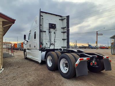 Used 2019 Freightliner Cascadia Detroit Diesel DD15 Semi Truck with Sleeper Cab for sale #843813 - photo 2