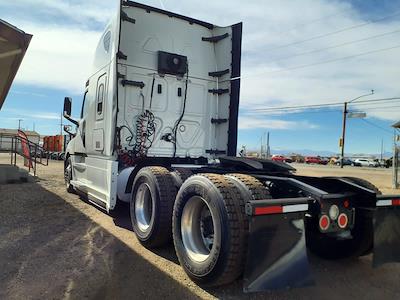 Used 2019 Freightliner Cascadia - photo 1