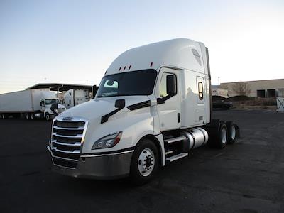 Used 2020 Freightliner Cascadia Detroit Diesel DD15 Semi Truck with Sleeper Cab for sale #878761 - photo 1