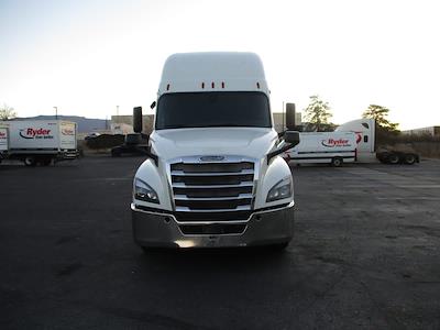 Used 2020 Freightliner Cascadia Detroit Diesel DD15 Semi Truck with Sleeper Cab for sale #878761 - photo 2