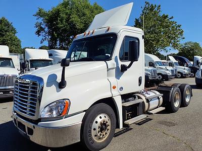 Used 2018 Freightliner Cascadia Detroit Diesel DD15 Semi Truck for sale #222066 - photo 1