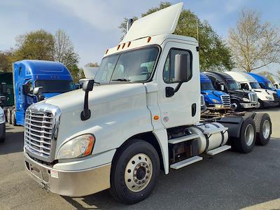 Used 2018 Freightliner Cascadia - photo 1