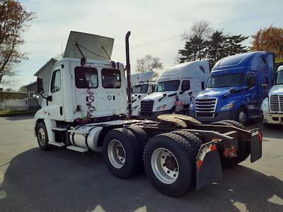 Used 2018 Freightliner Cascadia - photo 1