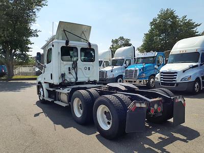 Used 2021 Freightliner Cascadia Detroit DD13 Semi Truck for sale #265738 - photo 2