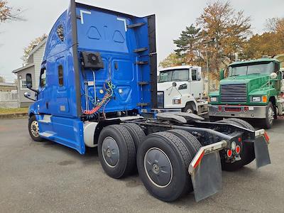 Used 2020 Freightliner Cascadia Detroit Diesel DD15 Semi Truck with Sleeper Cab for sale #268767 - photo 2