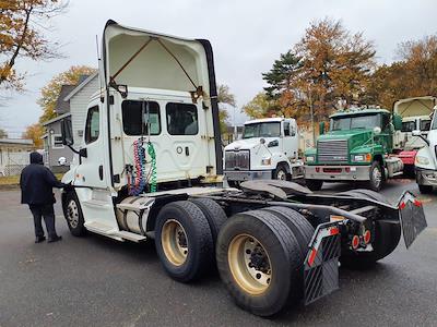 Used 2020 Freightliner Cascadia Detroit Diesel DD15 Semi Truck for sale #272225 - photo 2