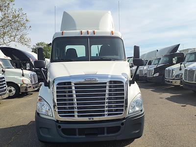 Used 2015 Freightliner Cascadia Detroit DD13 Semi Truck for sale #304097 - photo 1