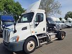 Used 2015 Freightliner Cascadia Detroit DD13 Semi Truck for sale #304097 - photo 2