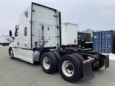 Used 2022 Freightliner Cascadia - photo 1