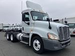 Used 2015 Freightliner Cascadia Detroit DD13 Semi Truck for sale #568041 - photo 4