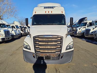 Used 2019 Freightliner Cascadia Detroit Diesel DD15 Semi Truck with Sleeper Cab for sale #593546 - photo 2