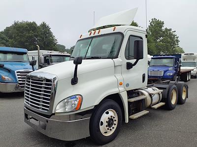 Used 2016 Freightliner Cascadia Cummins ISX Semi Truck for sale #654936 - photo 1