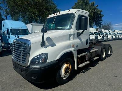 Used 2017 Freightliner Cascadia Detroit DD13 Semi Truck for sale #670331 - photo 1