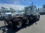 Used 2017 Freightliner Cascadia Detroit DD13 Semi Truck for sale #670331 - photo 5