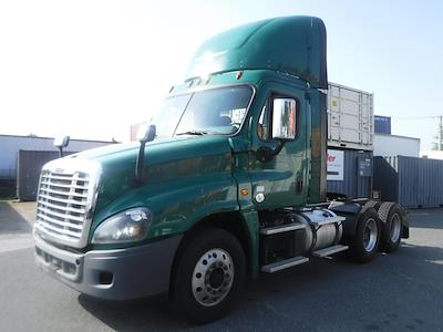 Used 2017 Freightliner Cascadia Detroit Diesel DD15 Semi Truck for sale #678363 - photo 1