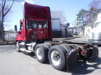 Used 2017 Freightliner Cascadia - photo 1