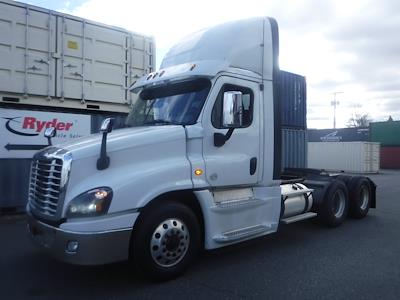 Used 2018 Freightliner Cascadia Detroit Diesel DD15 Semi Truck for sale #681640 - photo 1